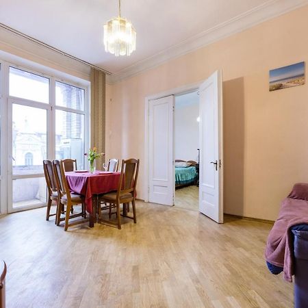 Apartment With Lovely View Kiev Eksteriør billede