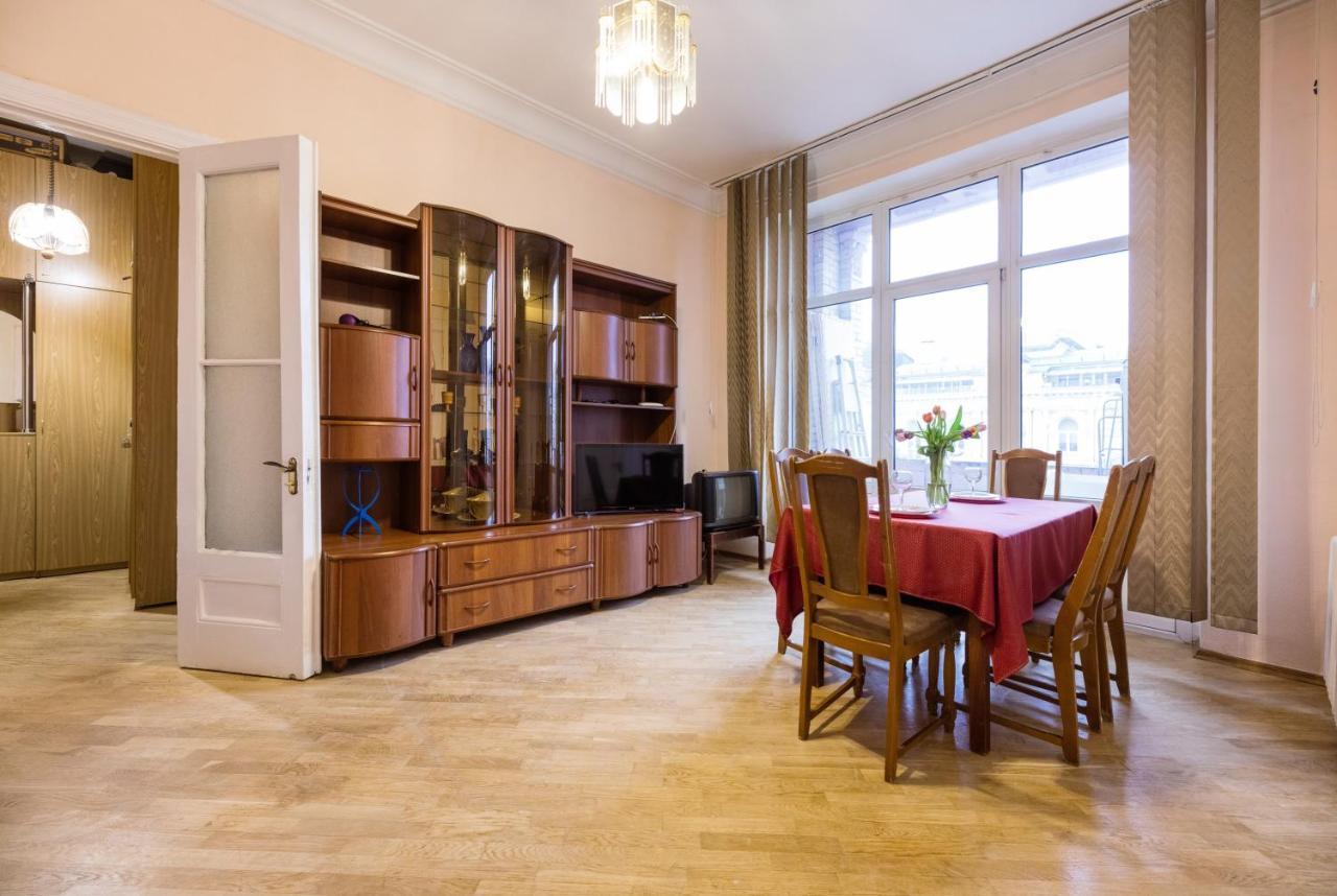 Apartment With Lovely View Kiev Eksteriør billede